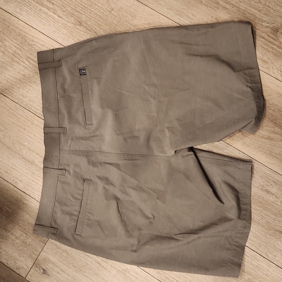 PGA Tour Shorts - Picture 4 of 8